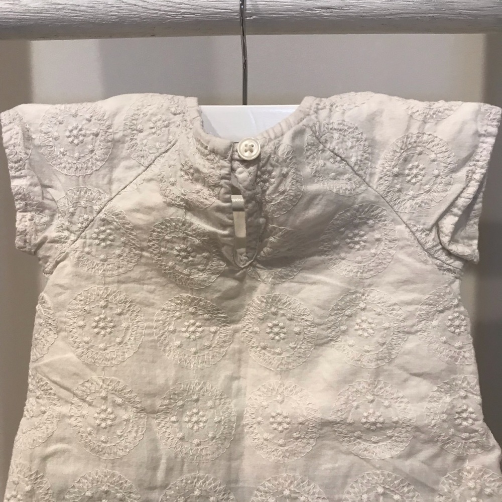🌿Carter’s Romper🌿 - Picture 3 of 6